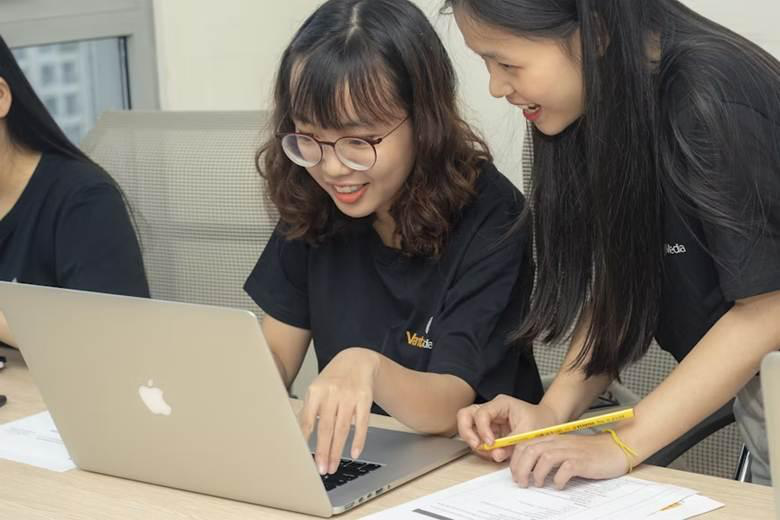 A student completes a university assignment.